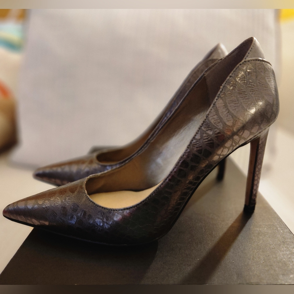 Pointy heels